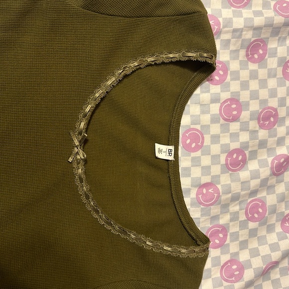 Green nordstroms baby tee - Picture 2 of 4